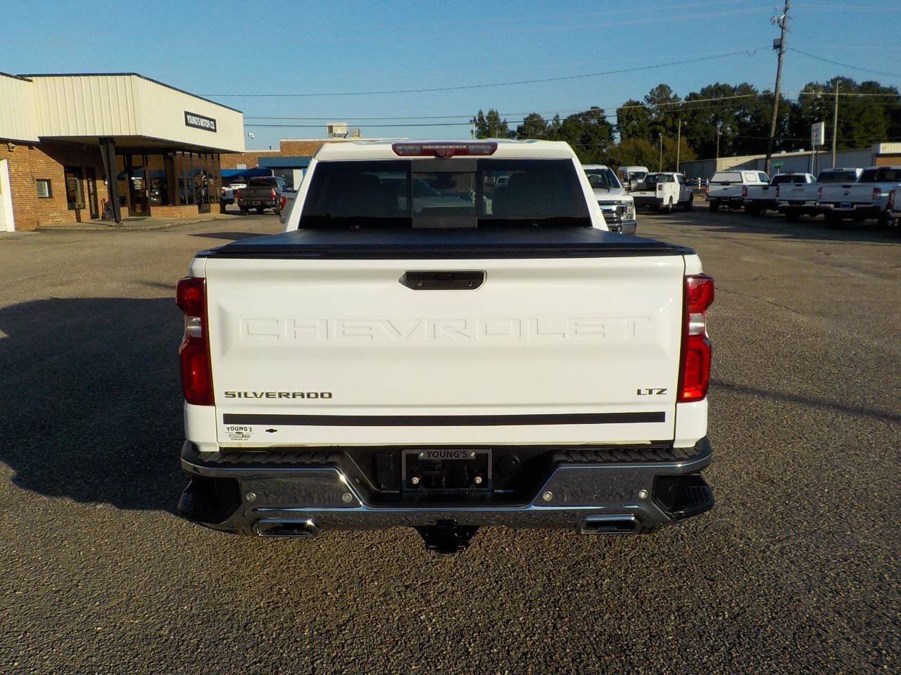 Used 2021 Chevrolet Silverado 1500 LTZ w/ Technology Package AWD/4WD image 4