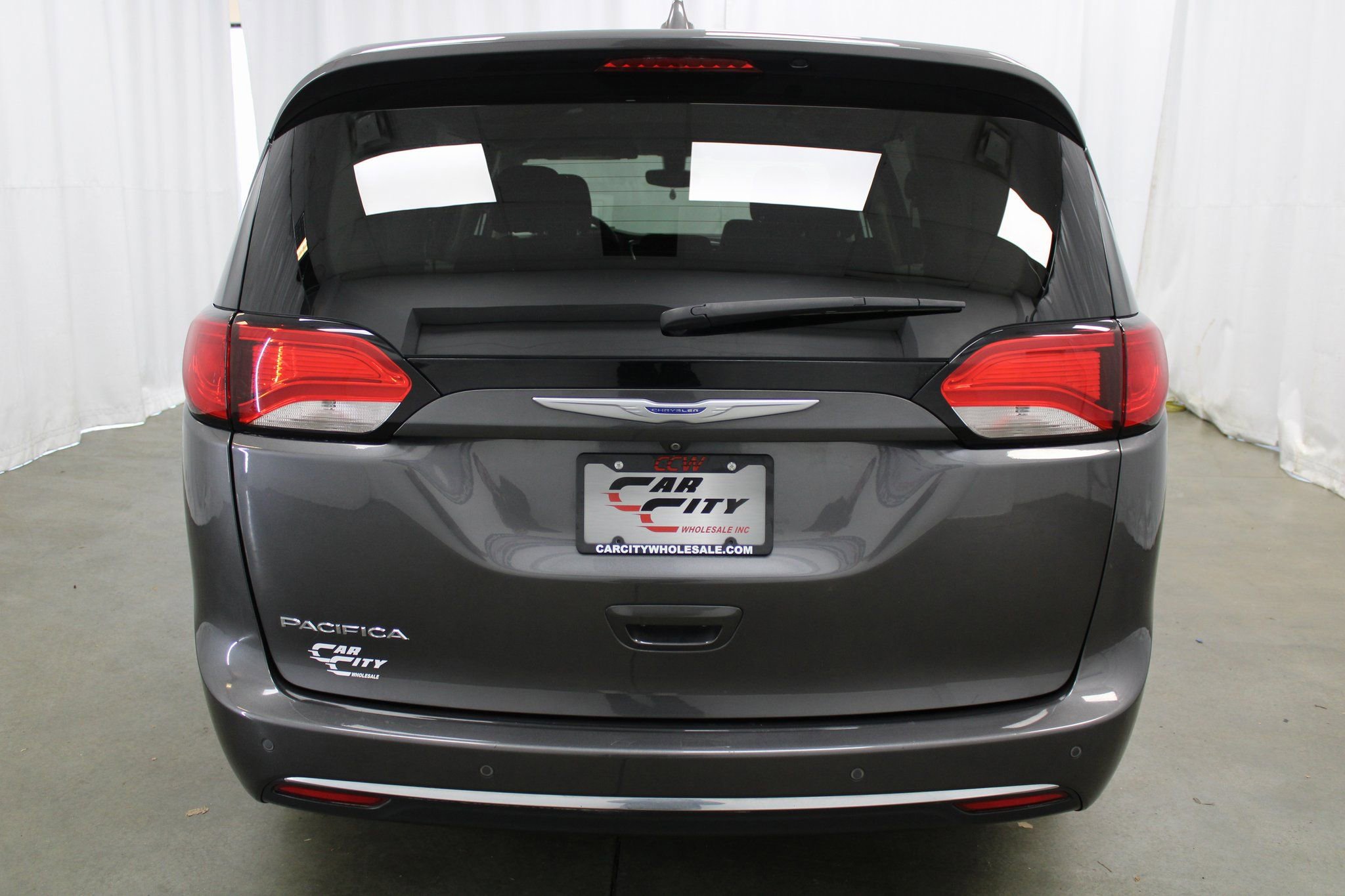 Used 2018 Chrysler Pacifica Touring Plus image 7