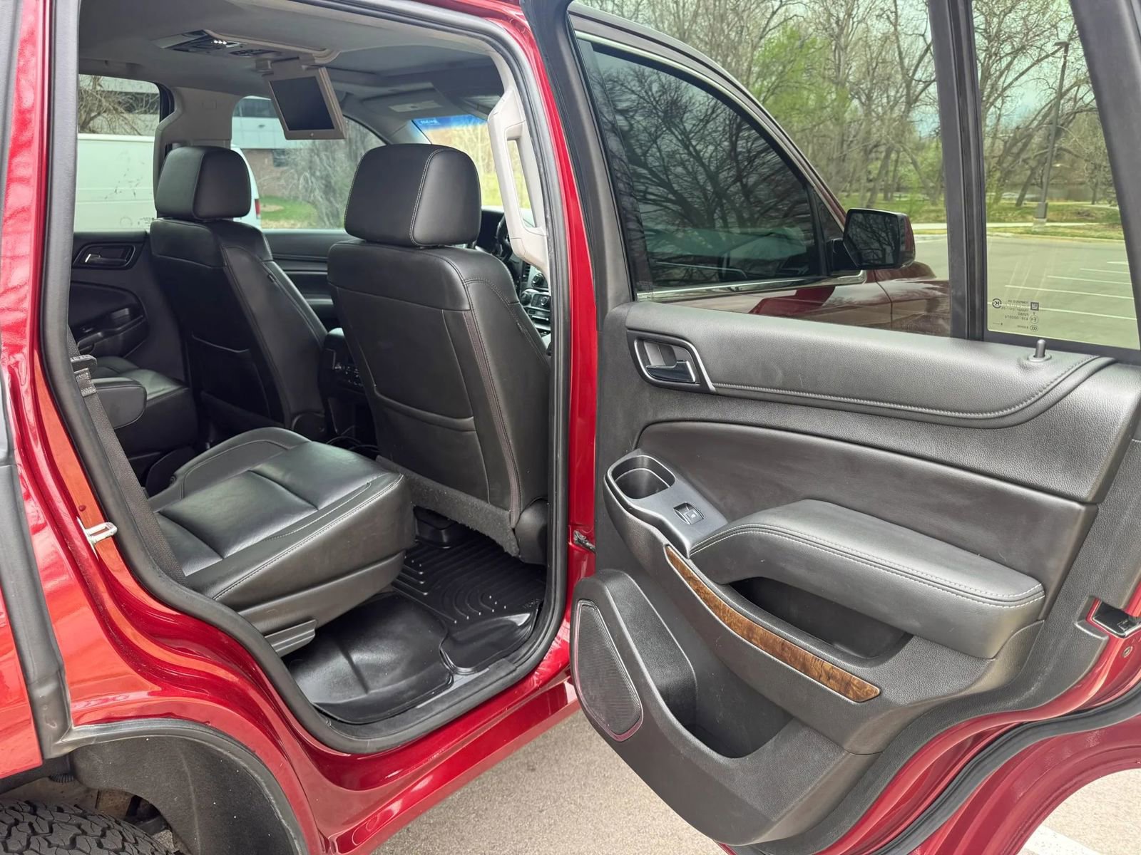 Used 2019 Chevrolet Tahoe LT w/ LT Signature Package image 15