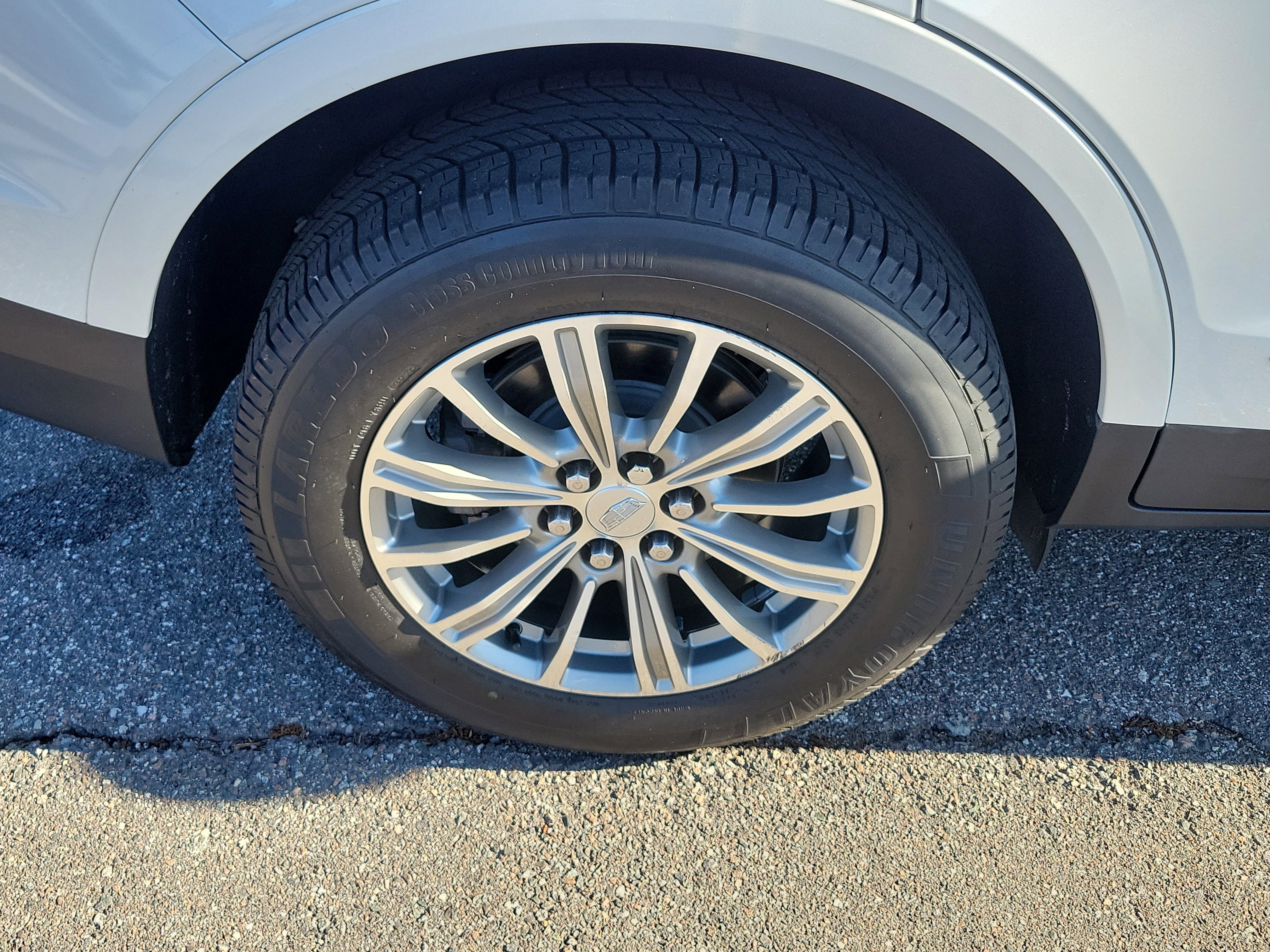 Used 2018 Cadillac XT5 Luxury w/ Driver Awareness Package FWD image 41