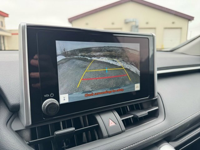 Used 2024 Toyota RAV4 XLE w/ Convenience Package image 4