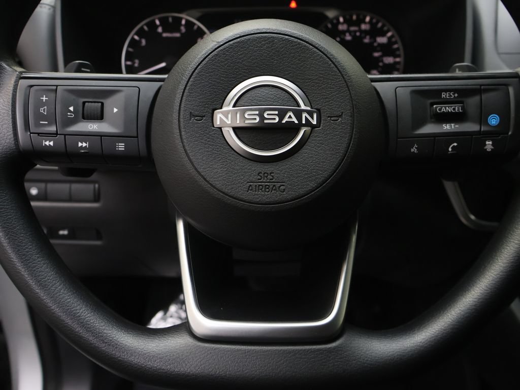 Used 2024 Nissan Rogue SV AWD/4WD image 18