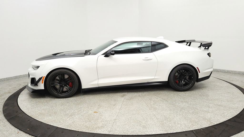 Used 2021 Chevrolet Camaro ZL1 RWD image 2