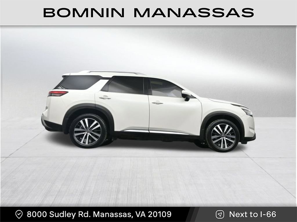 Used 2024 Nissan Pathfinder Platinum image 34