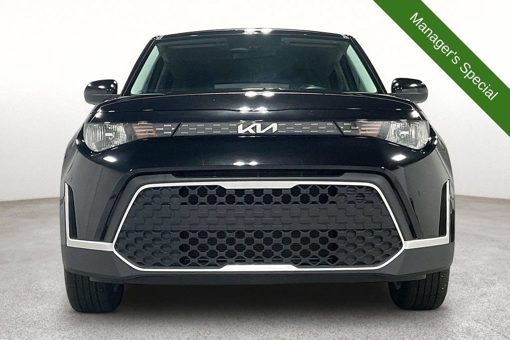 Used 2025 Kia Soul LX FWD image 4