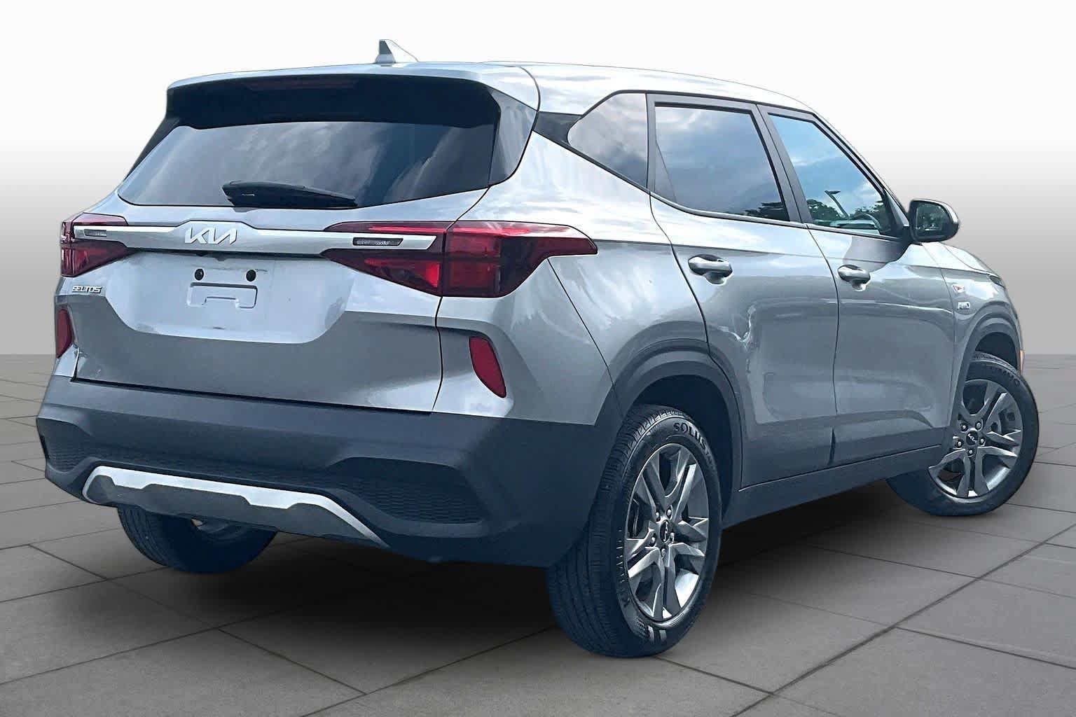 Used 2023 Kia Seltos LX AWD/4WD image 13