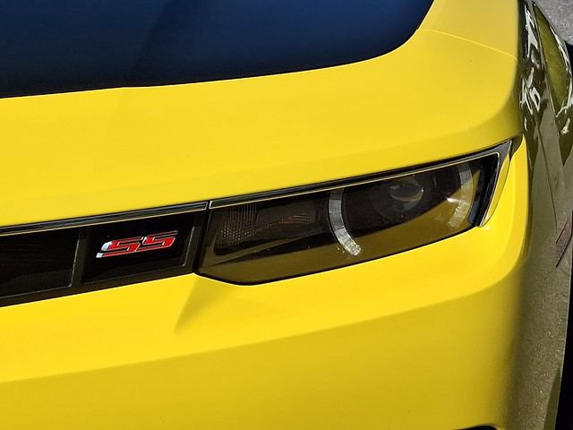 Used 2015 Chevrolet Camaro SS w/ SS Performance Package RWD image 9