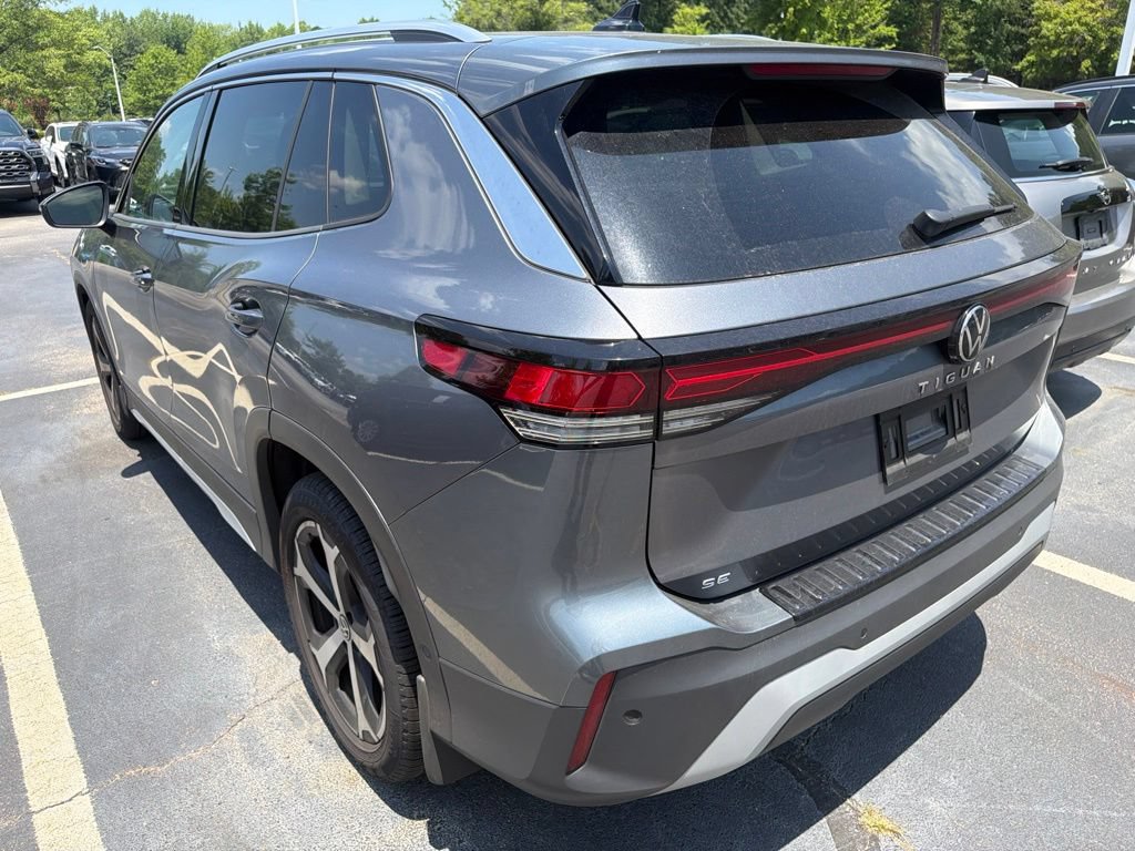 Used 2025 Volkswagen Tiguan SE FWD image 7