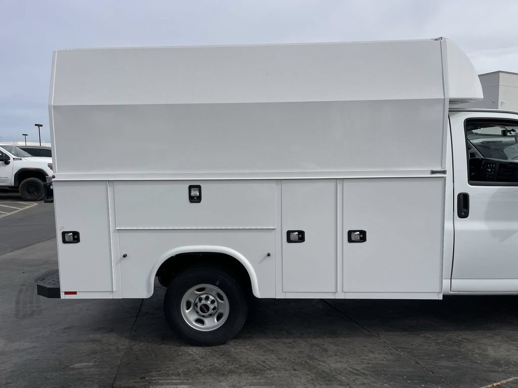 New 2025 GMC Savana 3500 w/ Power Convenience Package RWD image 26