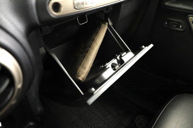 Used 2016 Jeep Wrangler Unlimited Sahara image 25