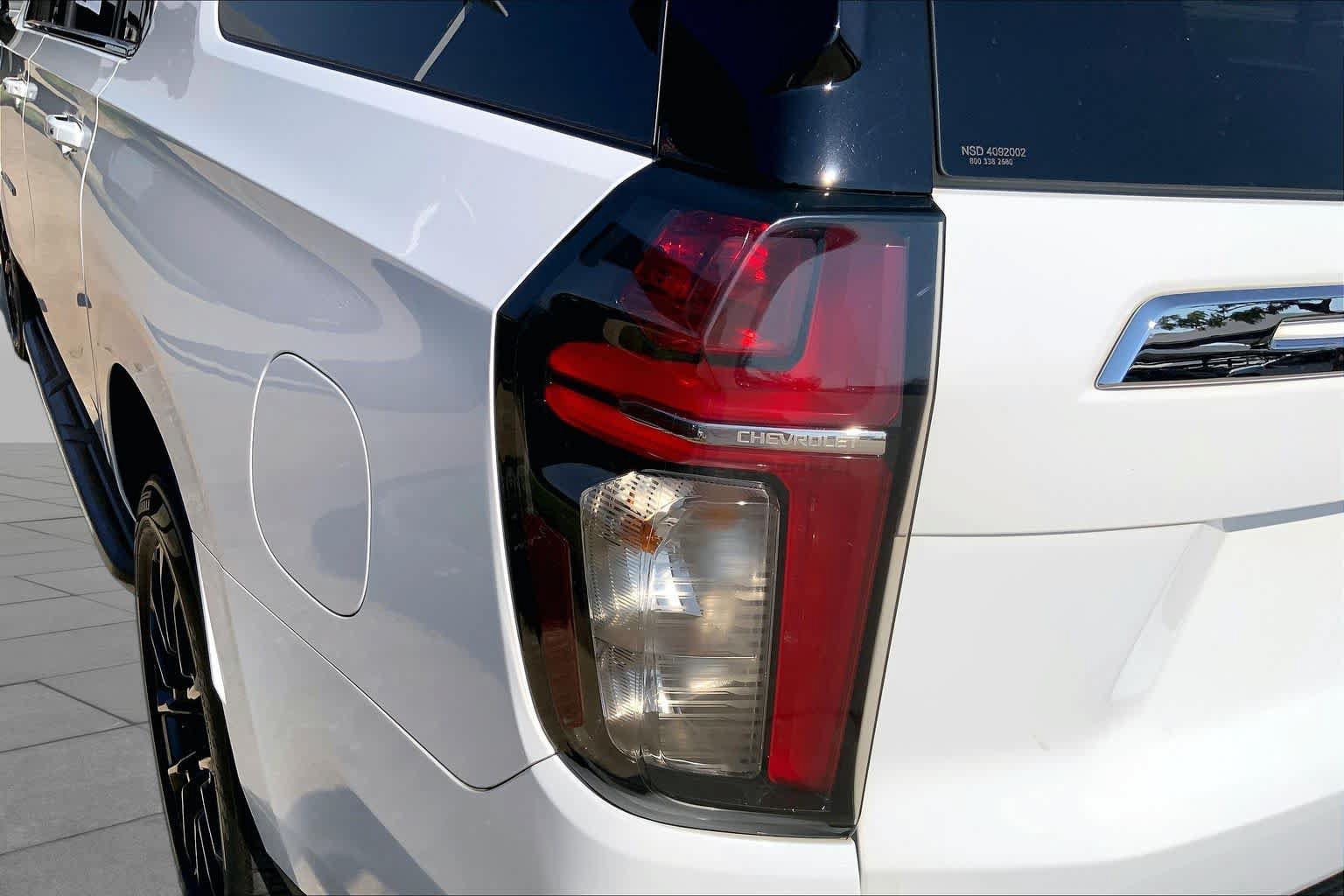 Used 2022 Chevrolet Suburban LT w/ LT Signature Package AWD/4WD image 27