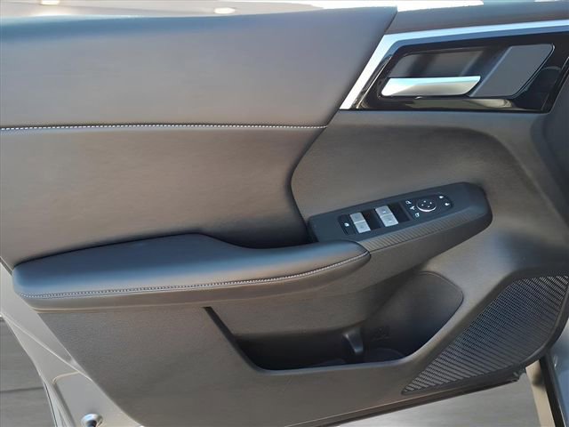 Used 2024 Mitsubishi Outlander AWD image 15