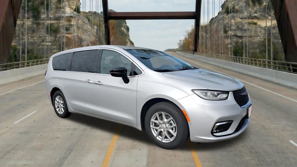 New 2026 Chrysler Pacifica Select