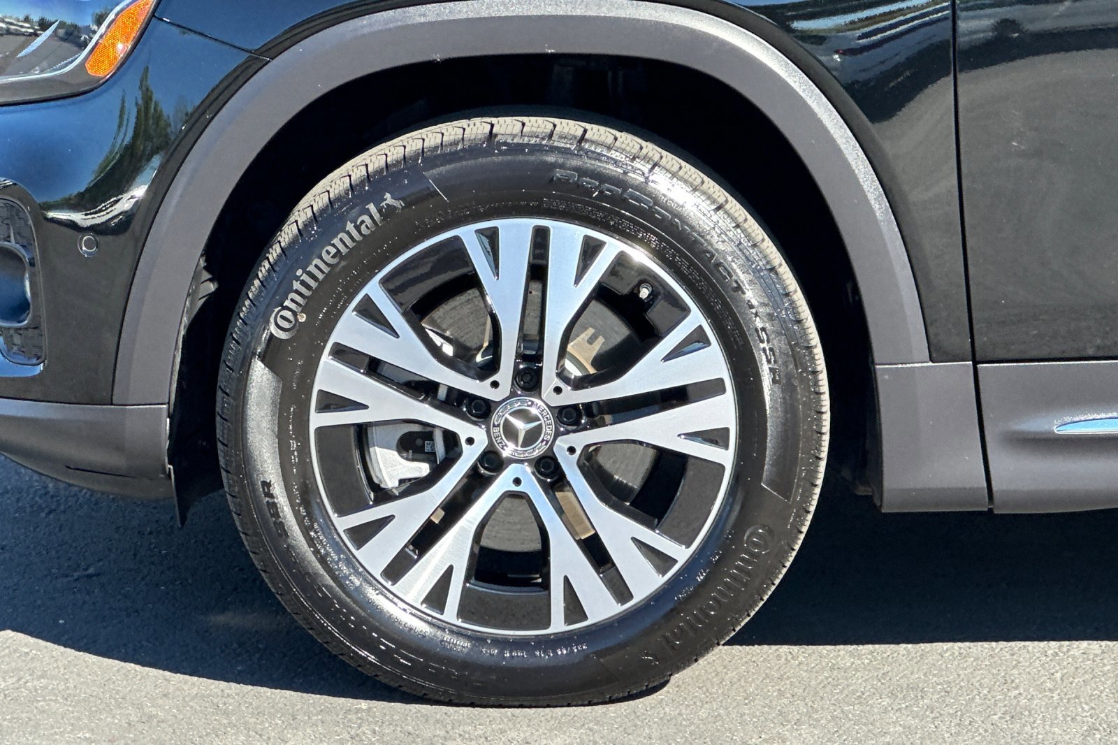 Certified 2025 Mercedes-Benz GLB 250 4MATIC image 26