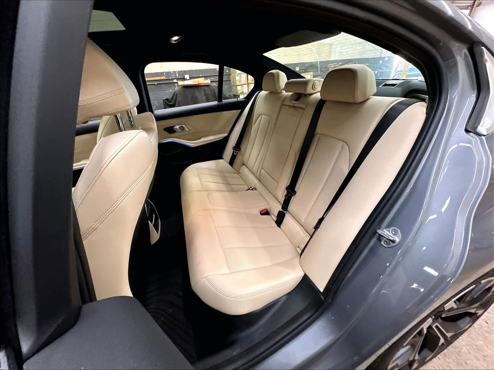 Used 2026 BMW 330i Sedan w/ Premium Package RWD image 28