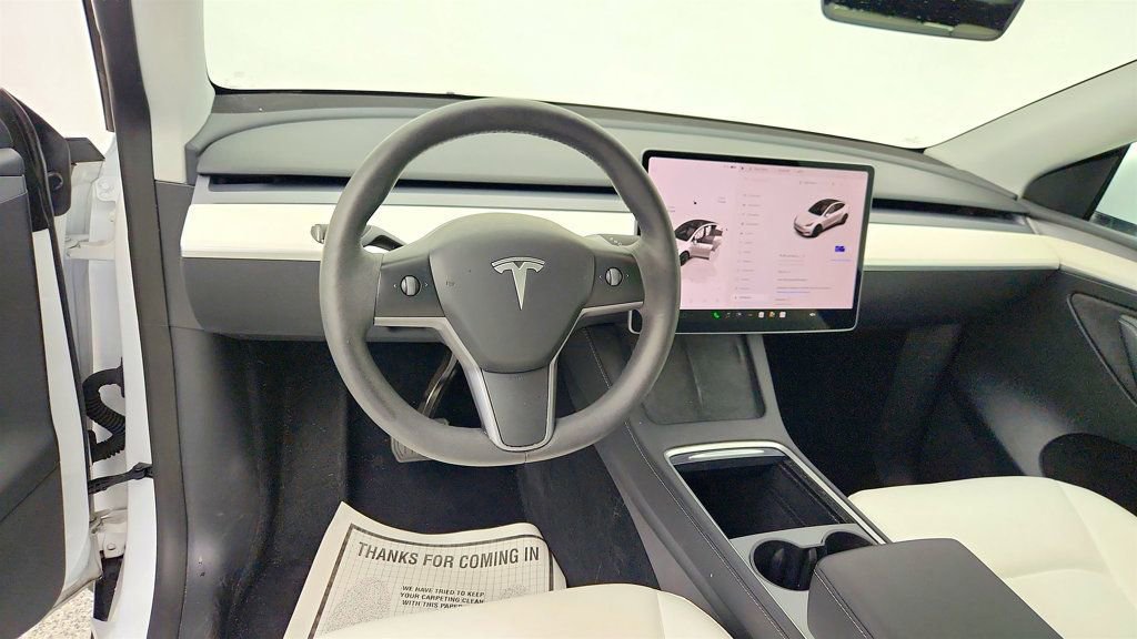 Used 2023 Tesla Model Y Long Range image 11