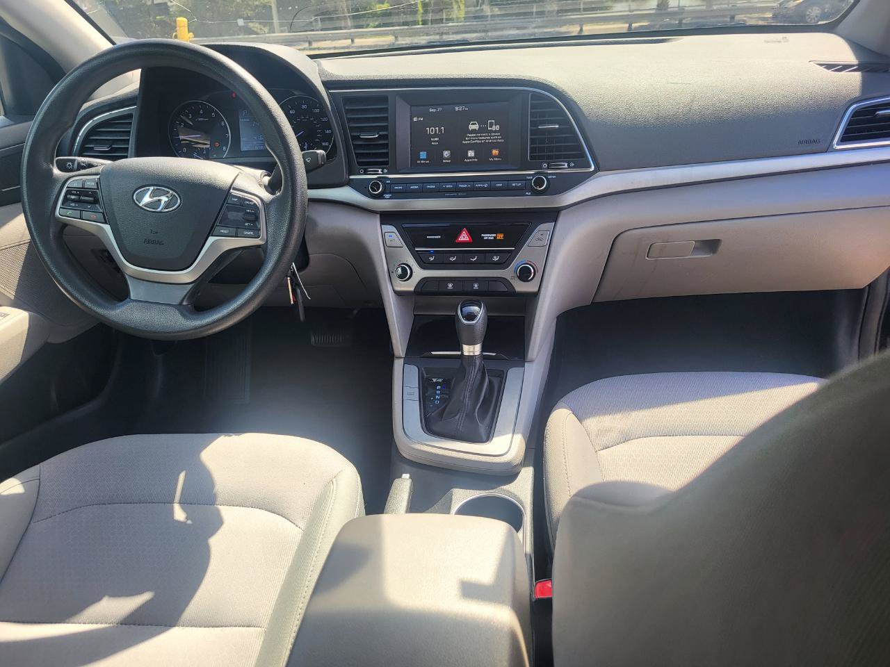 Used 2017 Hyundai Elantra SE FWD image 43