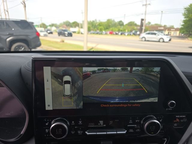 Used 2024 Toyota Highlander Limited AWD/4WD image 20
