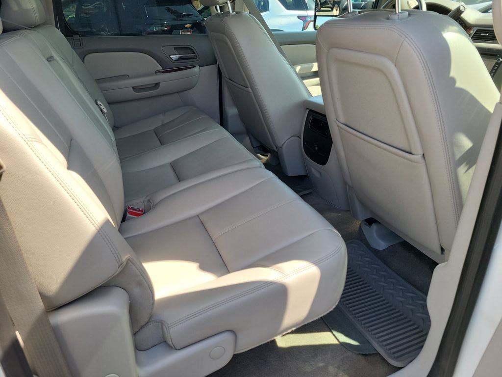 Used 2013 GMC Sierra 3500 SLT w/ SLT Convenience Package AWD/4WD image 18