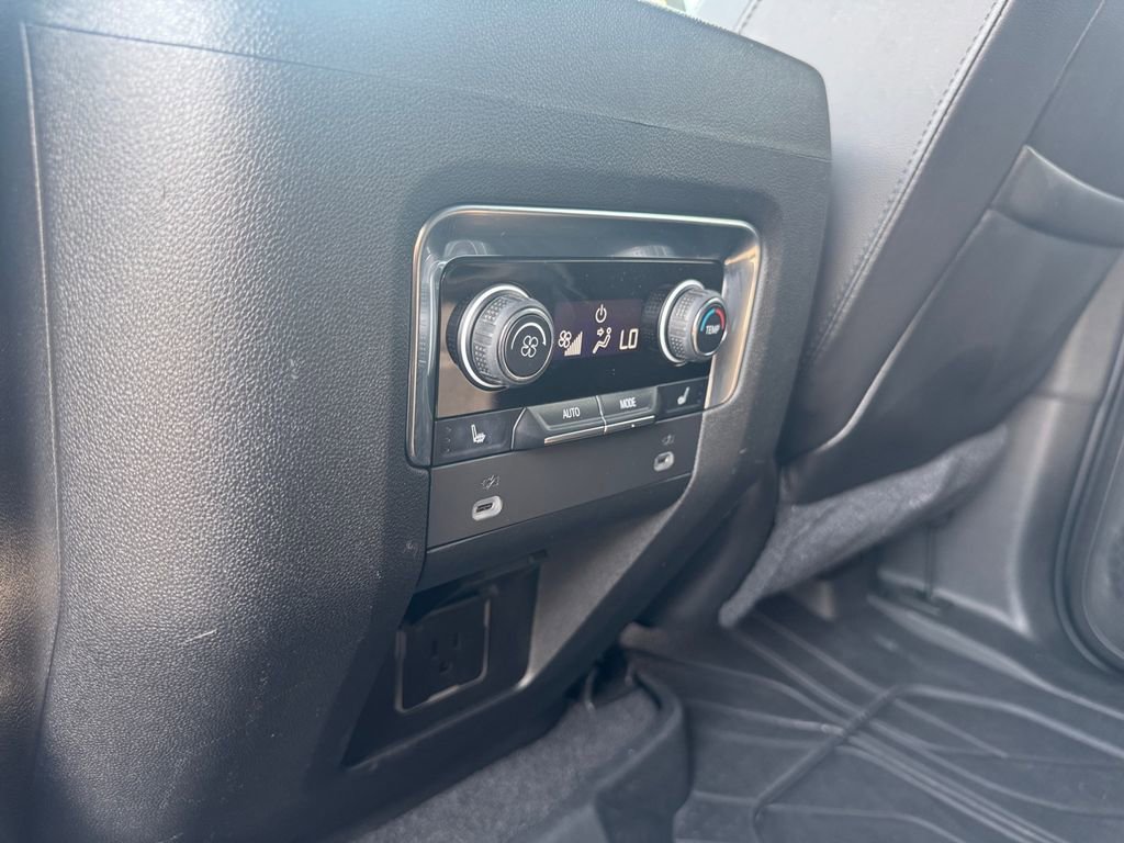 Used 2021 Chevrolet Suburban Premier w/ Premium Package image 19