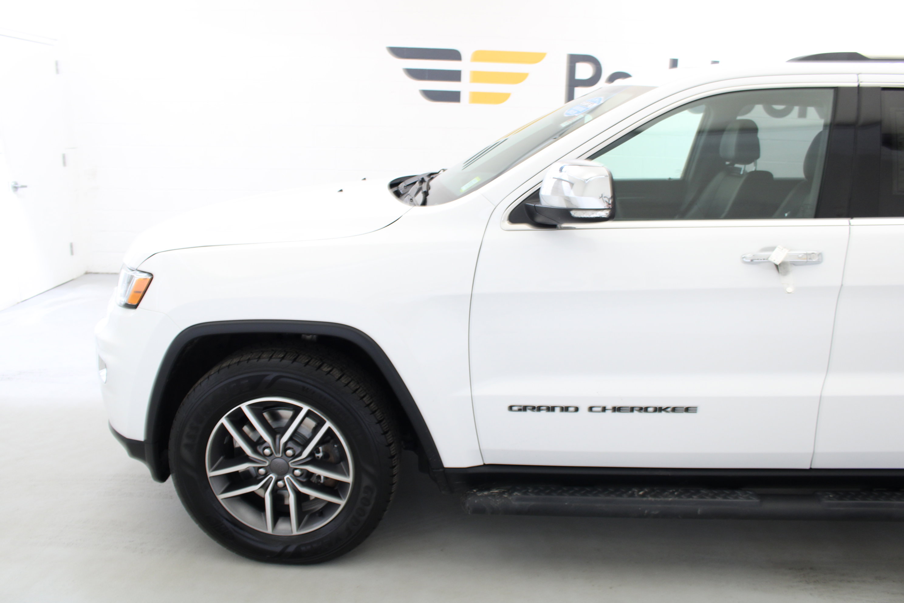 Used 2021 Jeep Grand Cherokee Limited w/ Trailer Tow Group IV image 4