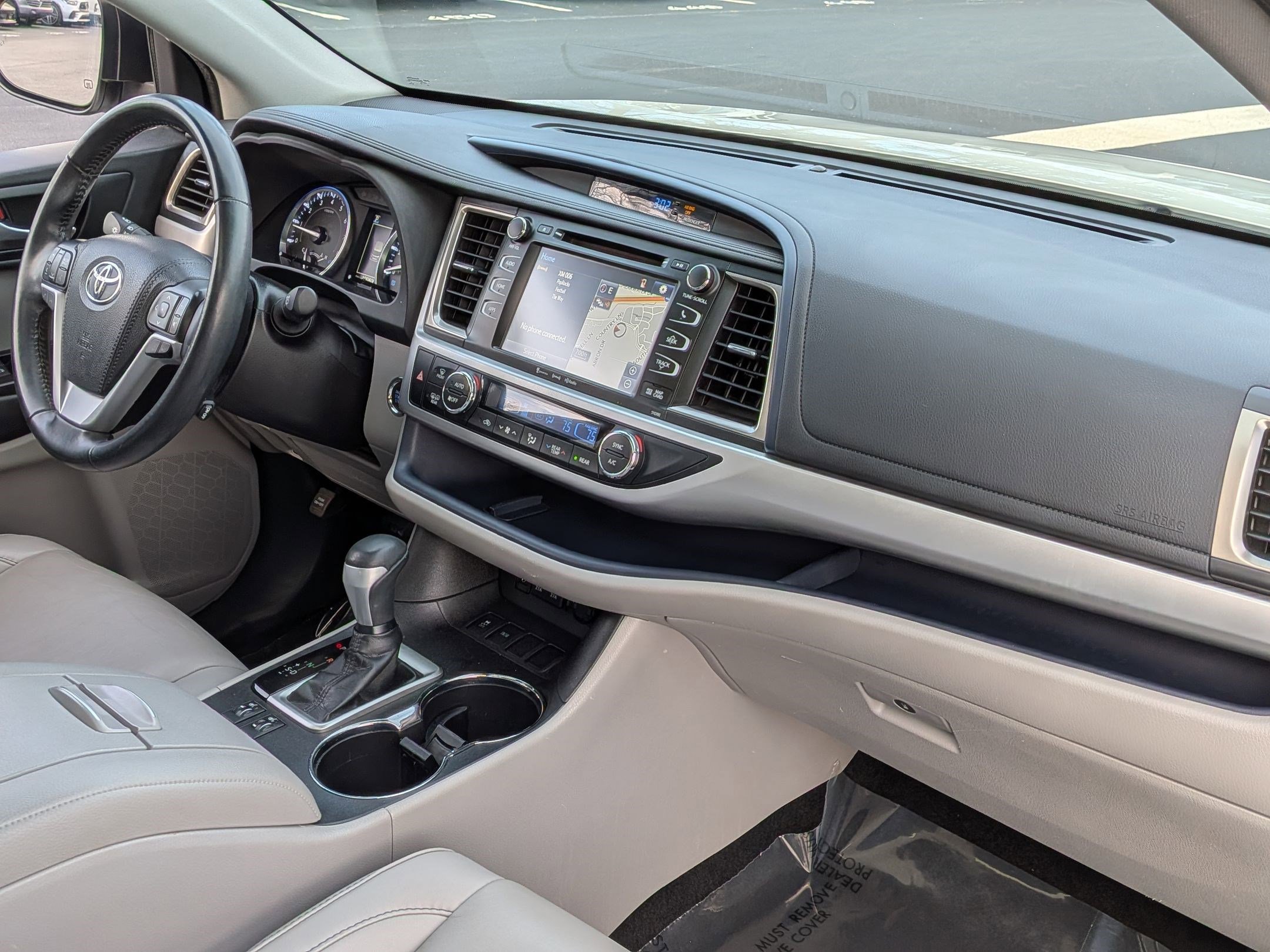Used 2019 Toyota Highlander XLE image 35