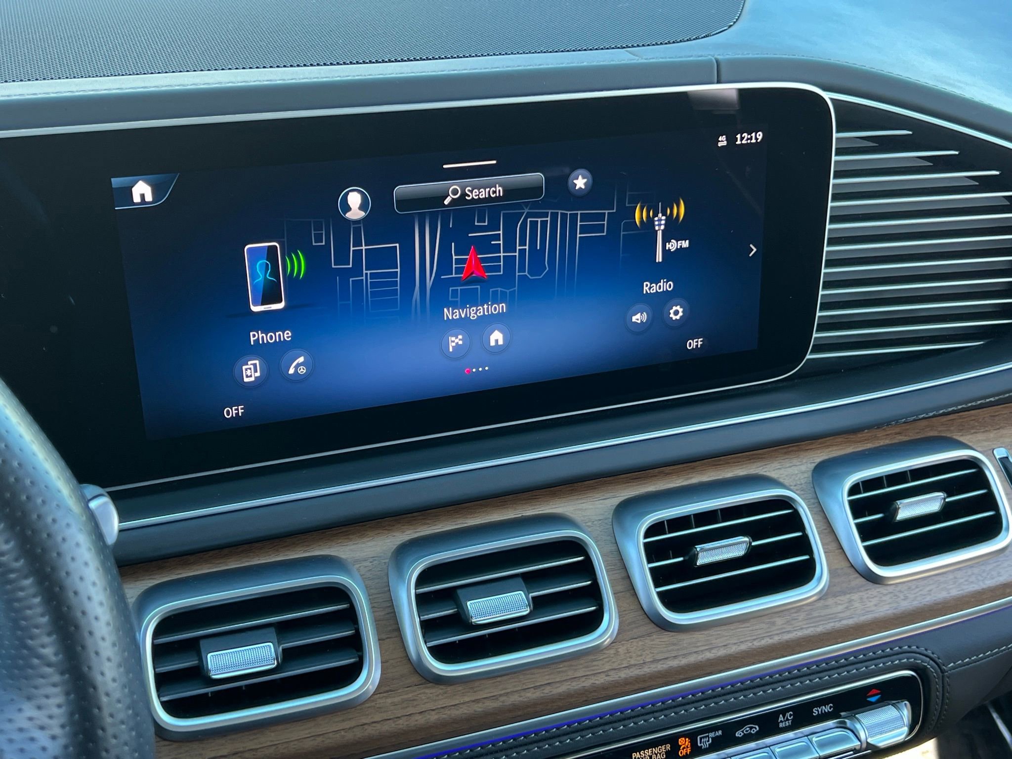 Used 2025 Mercedes-Benz GLS 63 AMG 4MATIC image 32