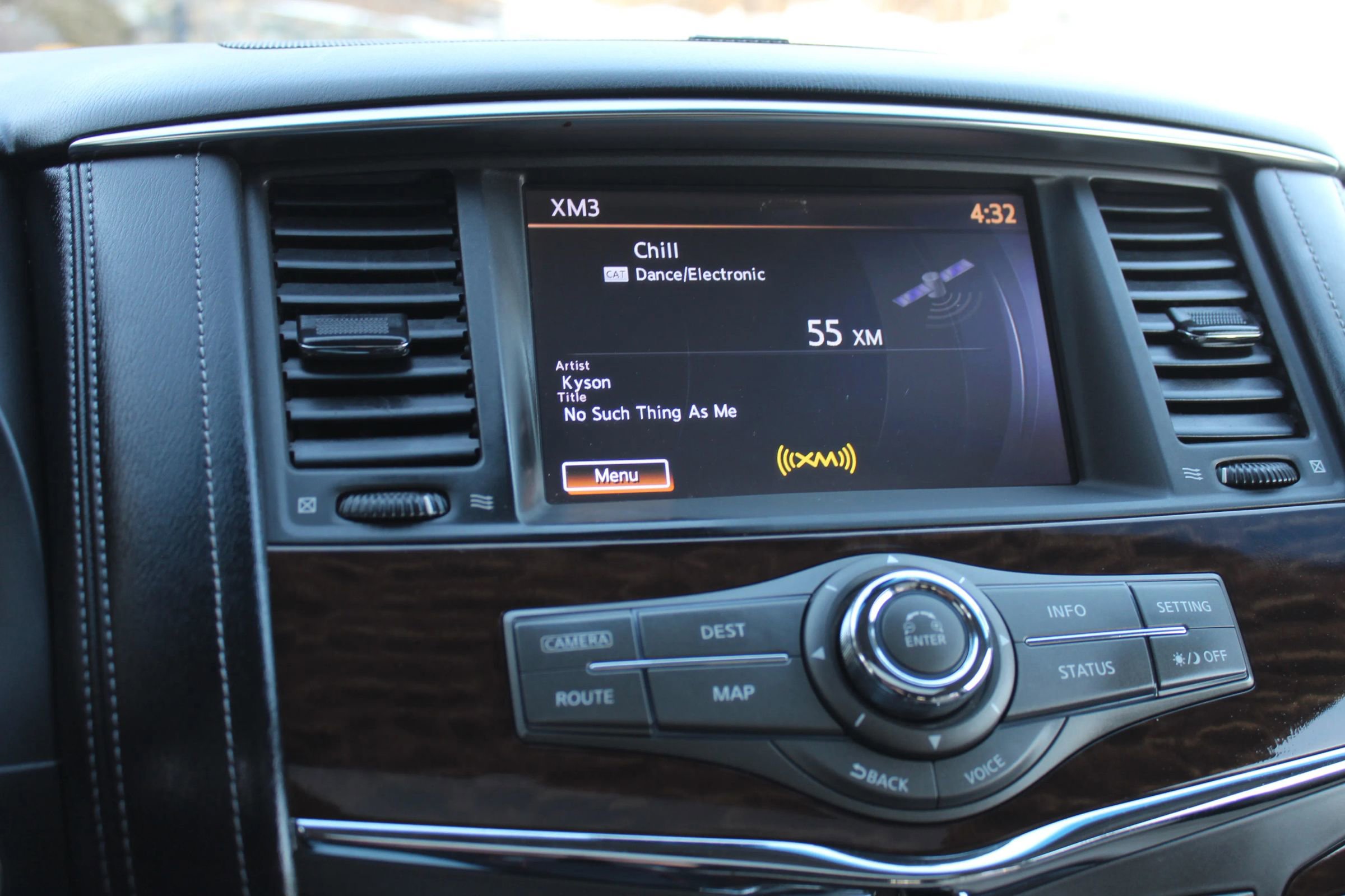 Used 2017 Nissan Armada SL image 31