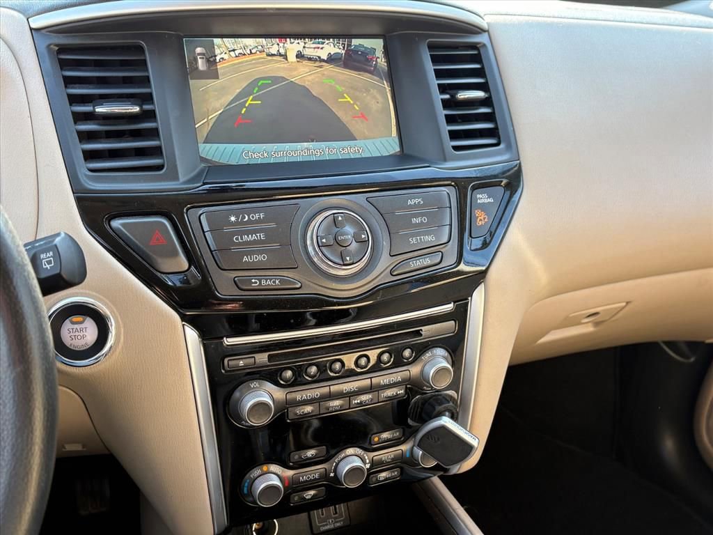 Used 2020 Nissan Pathfinder SV image 9