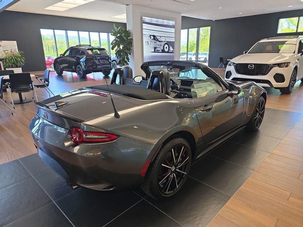 New 2026 MAZDA MX-5 Miata Grand Touring RWD image 2