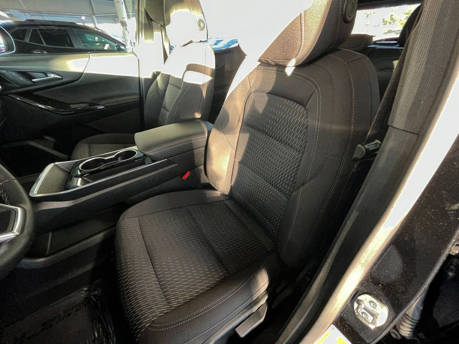 Used 2025 Chevrolet Equinox LT image 36