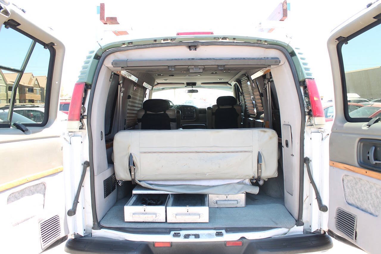 Used 2000 GMC Savana 1500 w/ Marketing Option Pkg 1SE RWD image 21