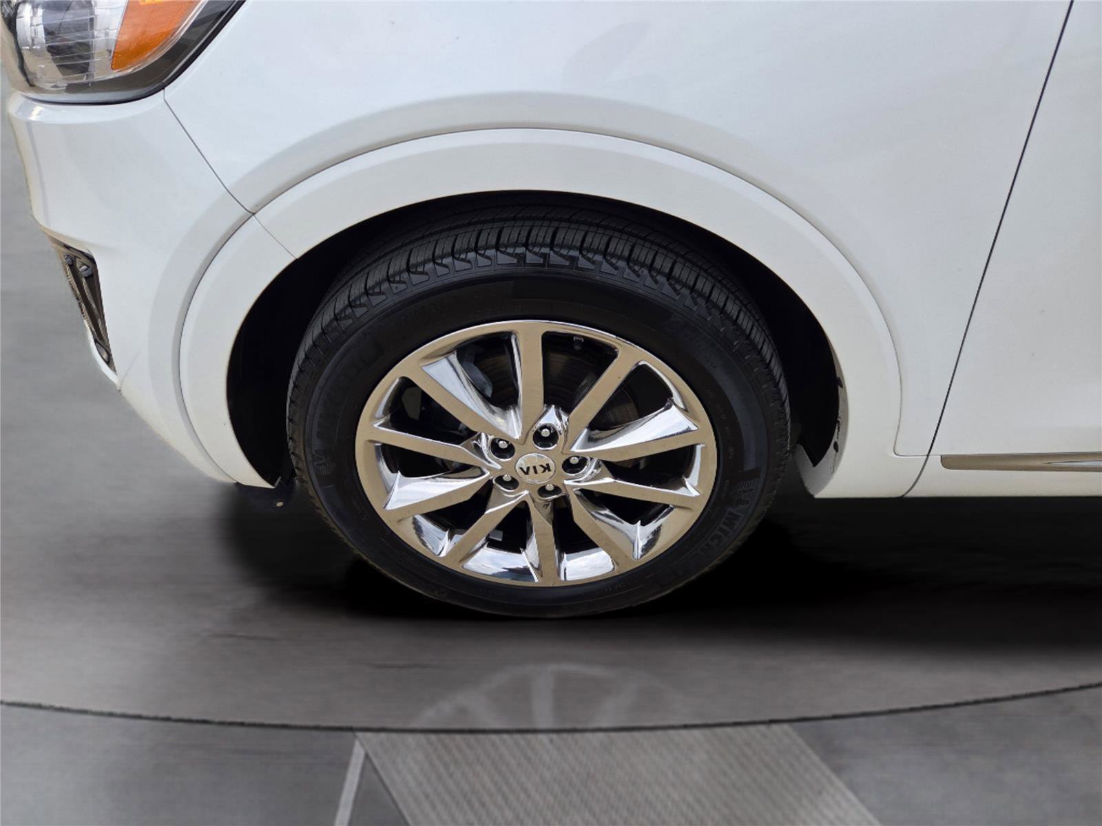 Used 2018 Kia Sorento SX image 10