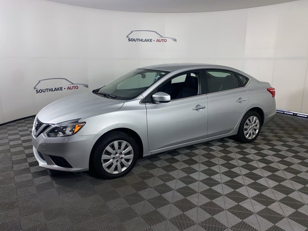 Used 2016 Nissan Sentra S image 4