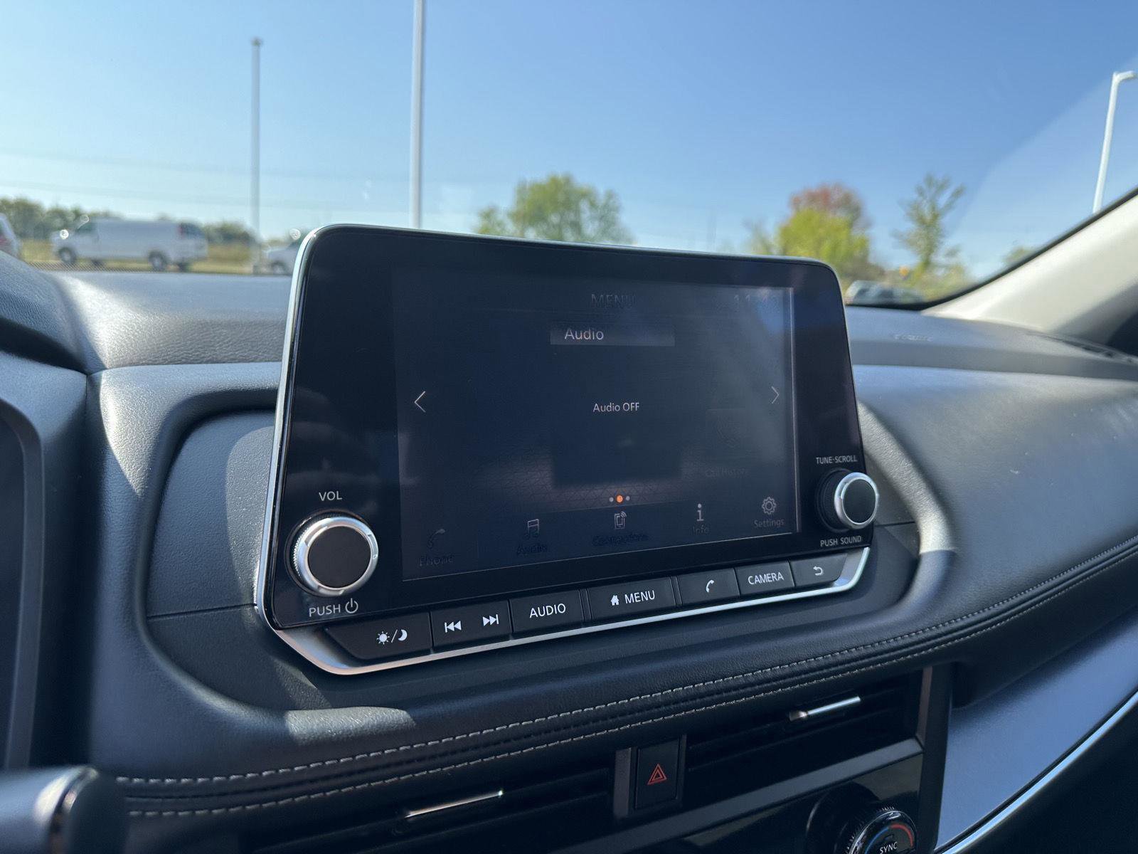 Used 2024 Nissan Rogue SV image 30