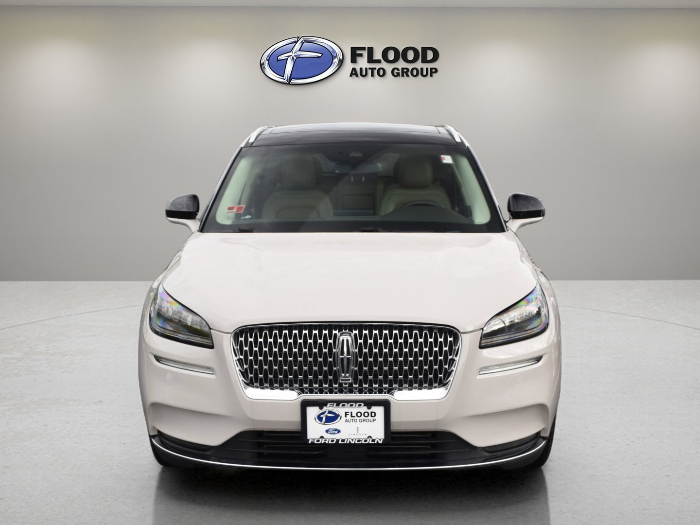 Used 2021 Lincoln Corsair AWD w/ Premium Package image 2