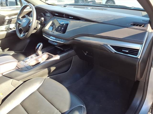 Certified 2023 Cadillac XT4 Premium Luxury w/ Cold Weather Package image 23