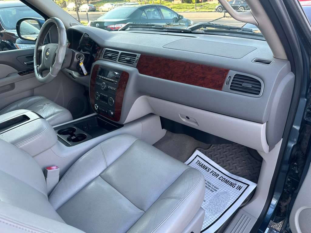 Used 2013 Chevrolet Silverado 1500 LTZ w/ LTZ Plus Package AWD/4WD image 12