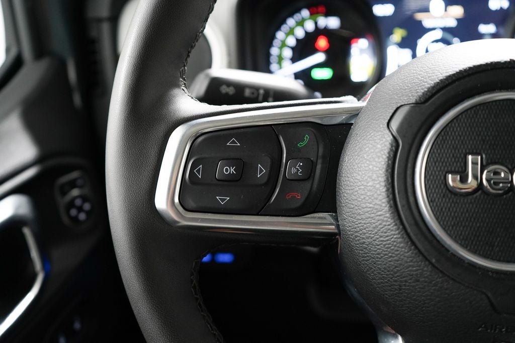 Used 2025 Jeep Wrangler Unlimited Sahara AWD/4WD image 12
