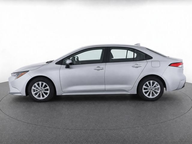 Used 2026 Toyota Corolla LE w/ LE Premium Package FWD image 6