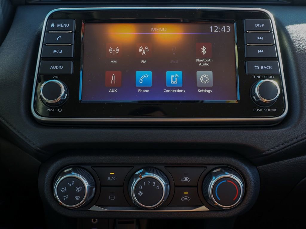 Used 2025 Nissan Versa S w/ Trunk Package image 28