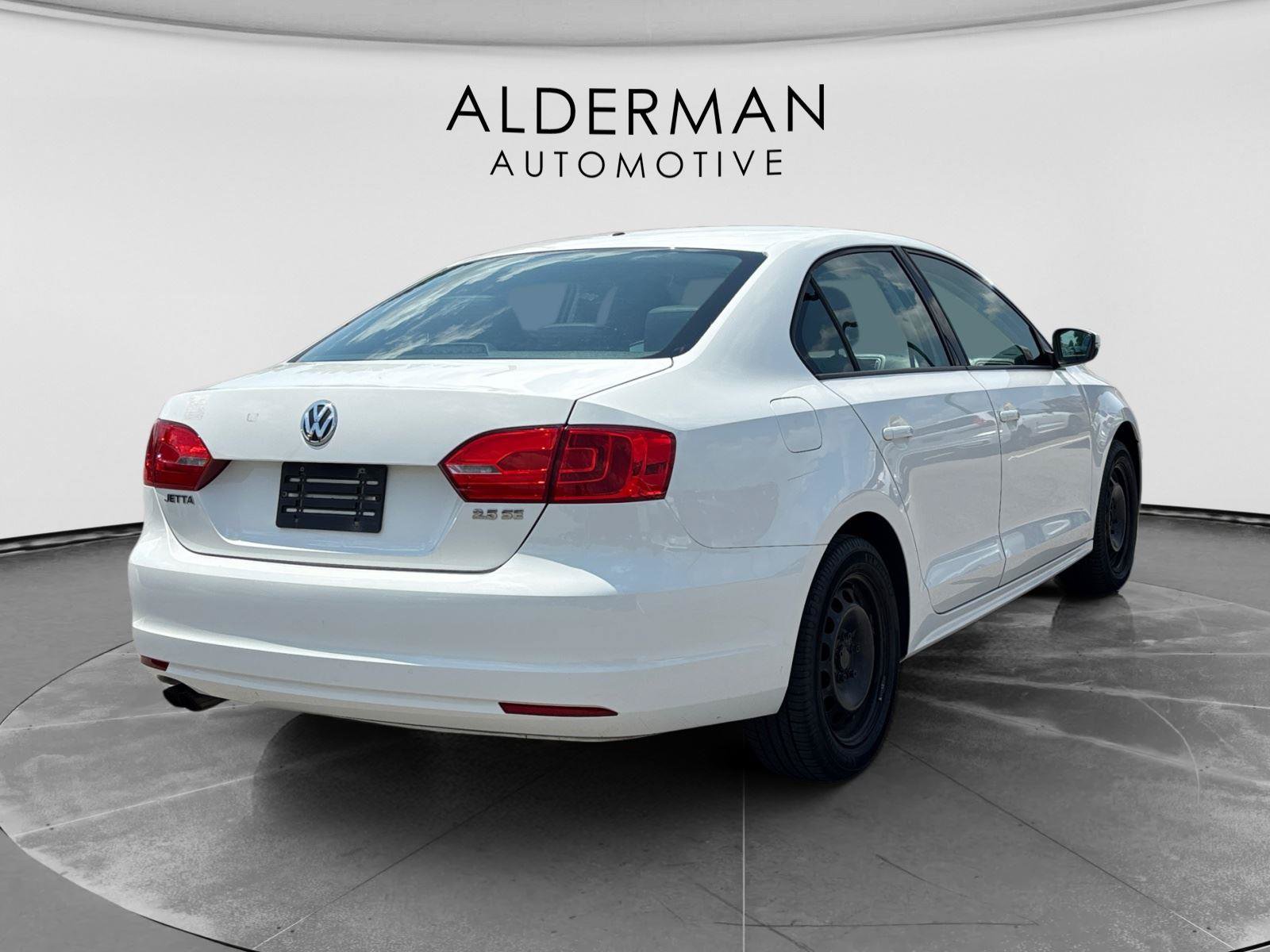 Used 2012 Volkswagen Jetta SE FWD image 3
