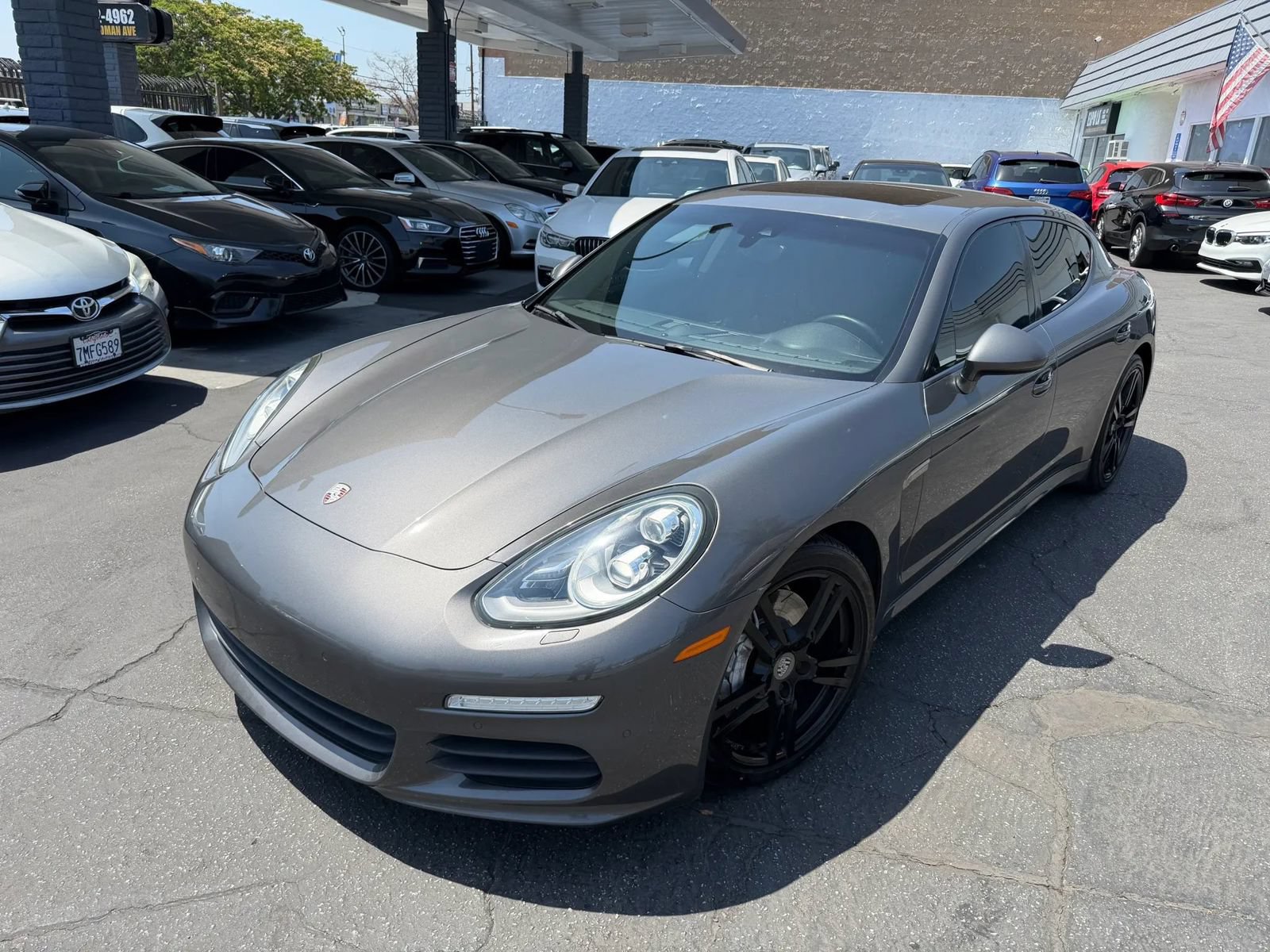 Used 2014 Porsche Panamera 4 AWD/4WD image 2