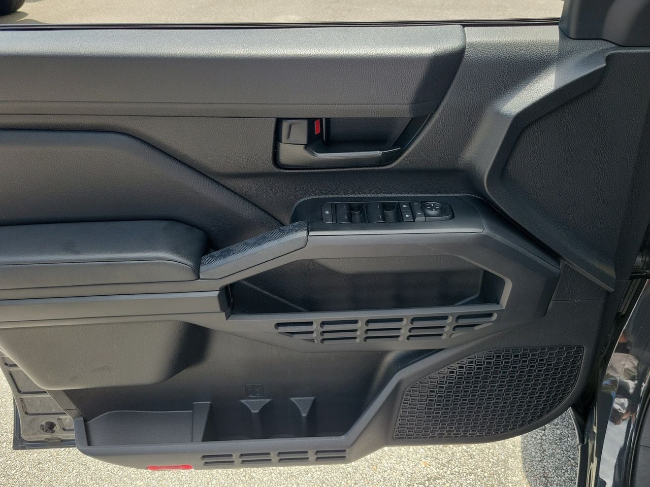 Used 2024 Toyota Tacoma SR RWD image 12