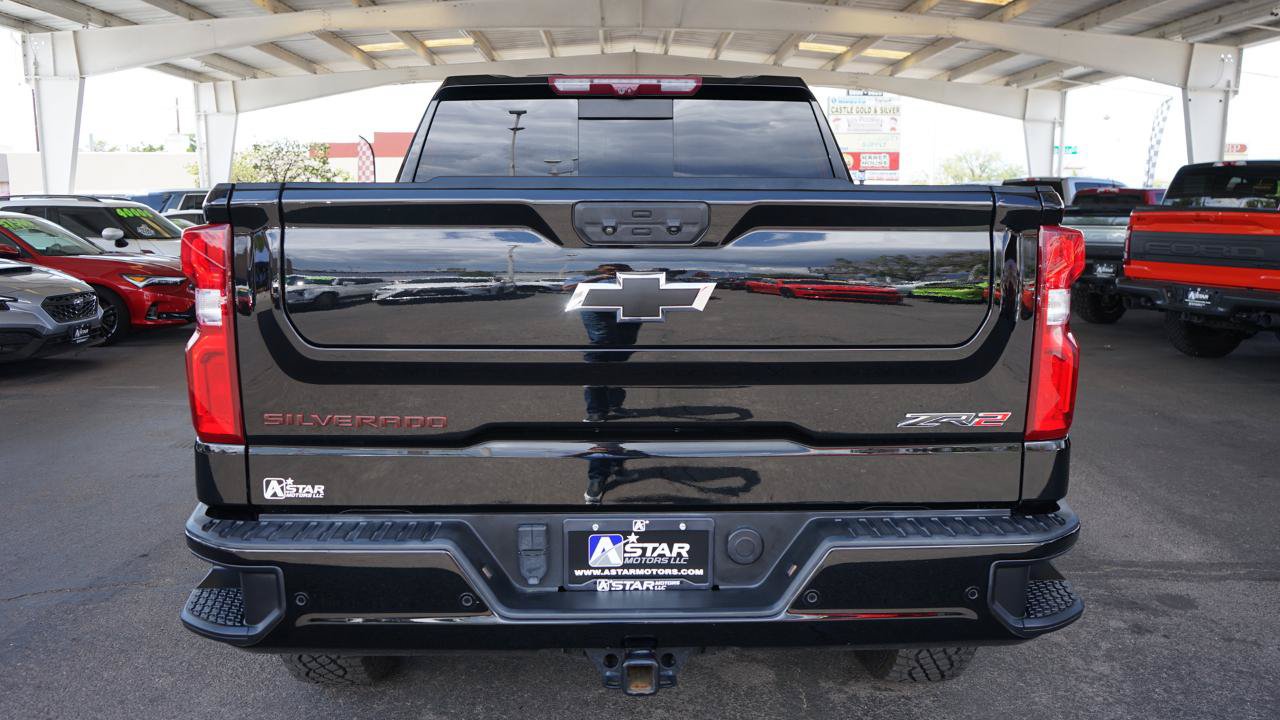 Used 2023 Chevrolet Silverado 1500 ZR2 w/ Technology Package AWD/4WD image 4