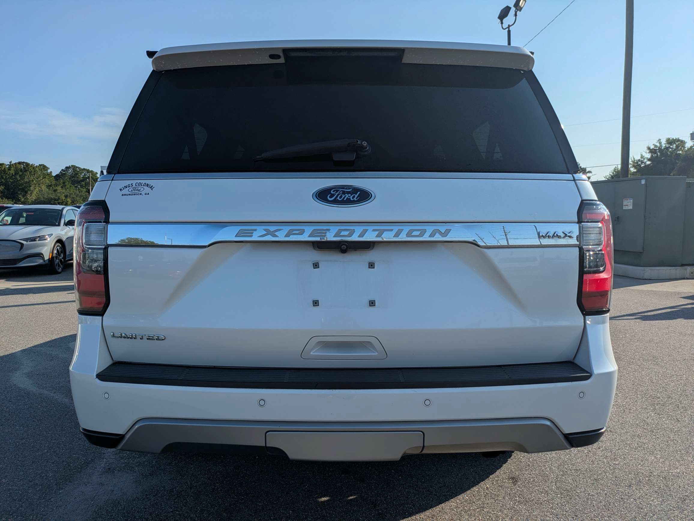 Used 2018 Ford Expedition Max Limited w/ Equipment Group 301A RWD image 5