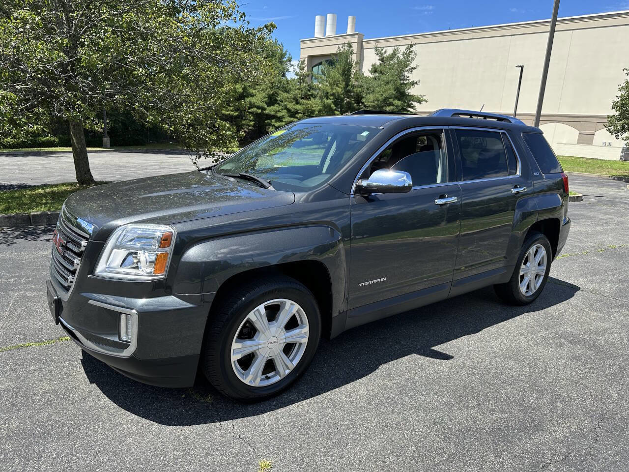 Used 2017 GMC Terrain SLT image 4