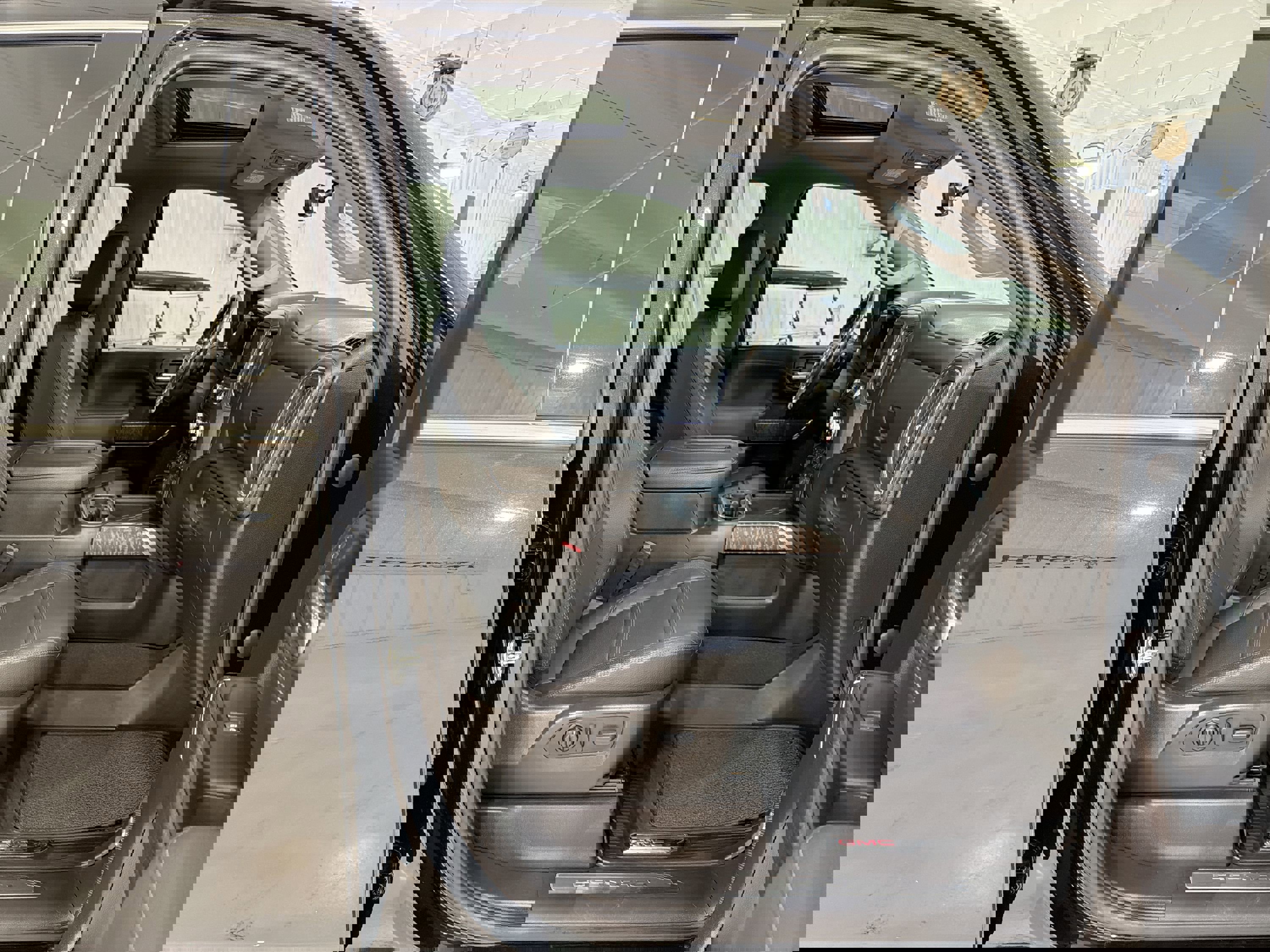 Used 2022 GMC Sierra 2500 Denali w/ Denali Black Diamond Edition image 29