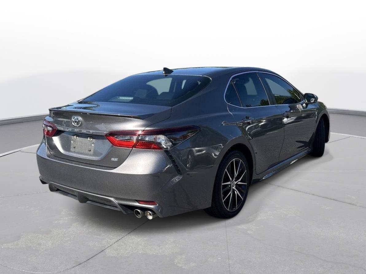 Used 2022 Toyota Camry SE w/ Convenience Package FWD image 6