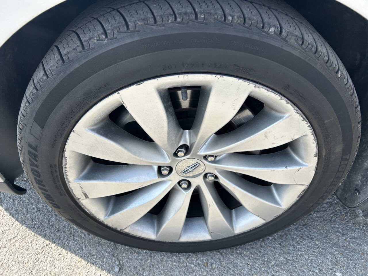 Used 2014 Lincoln MKS FWD image 15
